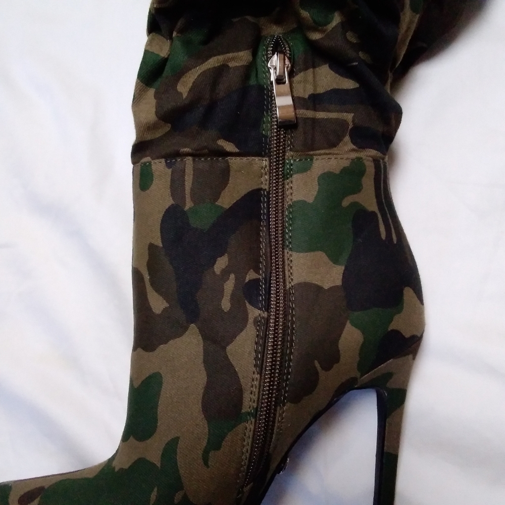 AKIRA Camouflage Heeled Boots - Picture 7 of 10